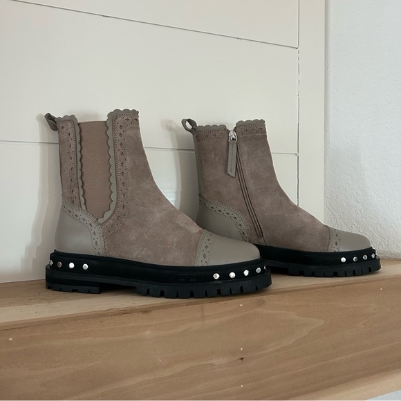 New Free People Tate Studded Chelsea Boots Oyster - Picture 4 of 8